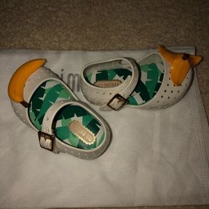 Mini Melissa banana peel size 5 gently used